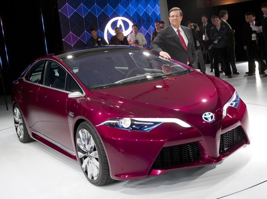  Toyota NS4 Advanced Plug-In Hybrid Concept 2012 года  (фото 25 из 29)